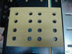 Versteifungsbrett für Subwoofer, vorgebohrt